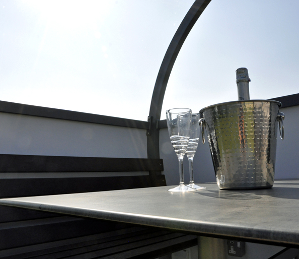 Outdoor Dining Hub Bennington Furniture